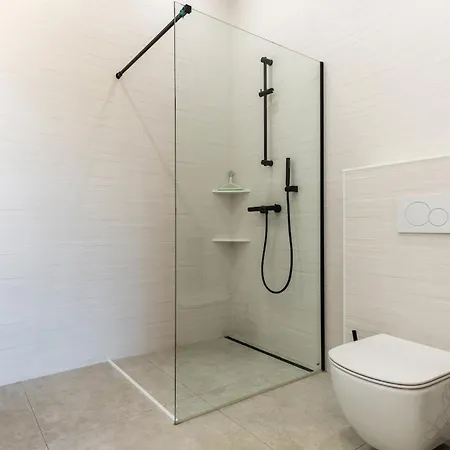 Marbella With Exceptional Pool And Hot Tub Villa