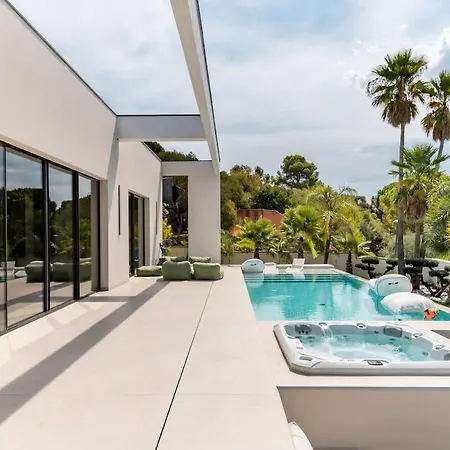 Marbella With Exceptional Pool And Hot Tub *